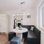 Sarah Apartman *