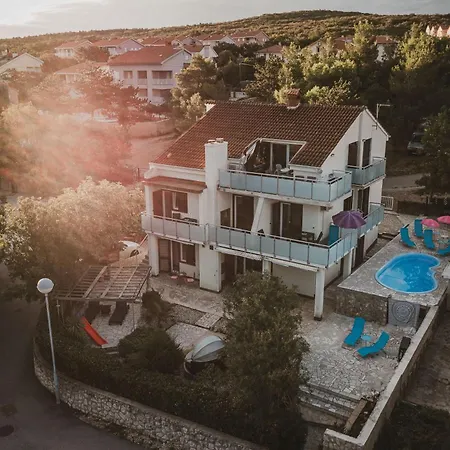 Apartman Sarah *