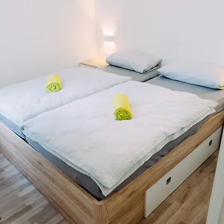 Sarah Apartman