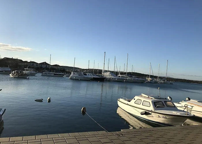 Διαμέρισμα Sarah *