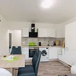 Sarah Apartment *